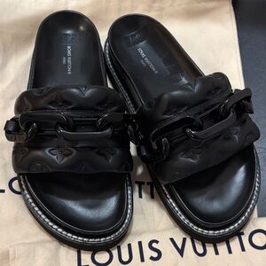 Louis Vuitton 2021 Sunset Flat Comfort Mules/Sandals, Black, Size 36.5